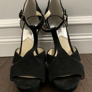 MICHAEL Michael Kors suede heels sz 6
